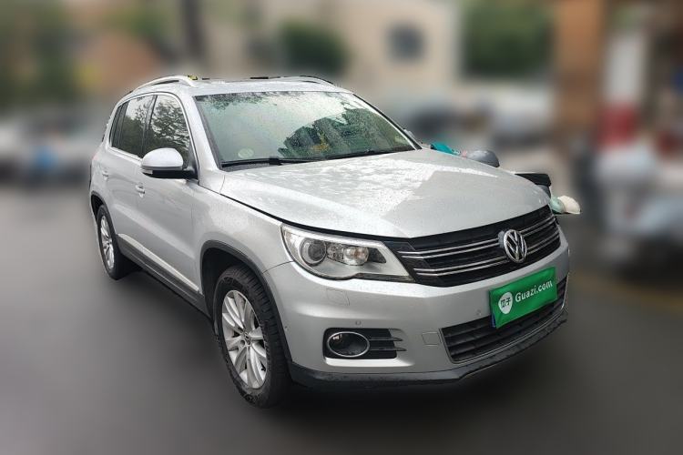 Used Volkswagen Tiguan 2010 2.0 TSI Automatic All-Wheel Drive Flagship Edition Front Right 45 Deg