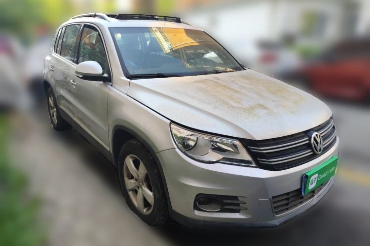 Used Volkswagen Tiguan 2010 1.8TSI Automatic All-Wheel-Drive Elite Edition Front Right 45 Deg