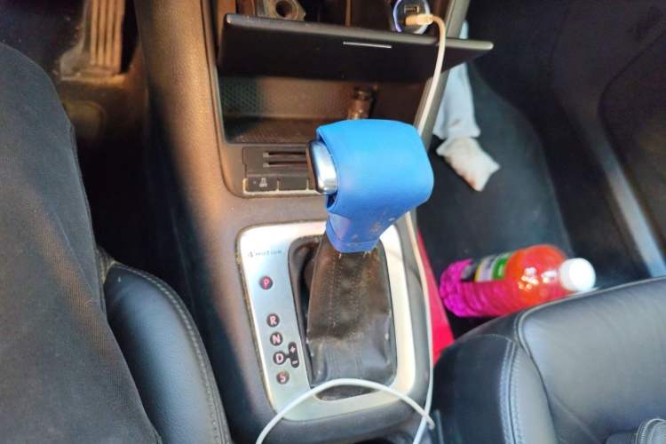 Used Volkswagen Tiguan 2010 1.8TSI Automatic All-Wheel-Drive Elite Edition Gear Lever