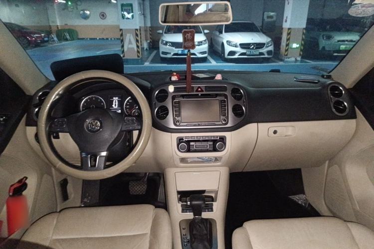 Used Volkswagen Tiguan 2010 1.8 TSI Automatic Two-Wheel Drive Trend Edition Headliner