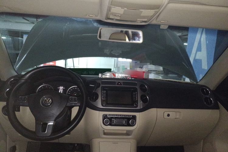Used Volkswagen Tiguan 2010 1.8 TSI Automatic Two-Wheel Drive Trend Edition Headliner