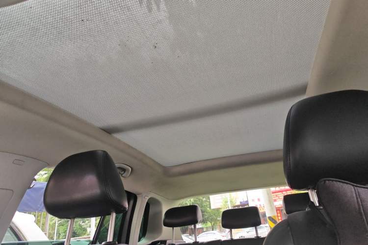 Used Volkswagen Tiguan 2010 2.0 TSI Automatic All-Wheel Drive Flagship Edition Headliner