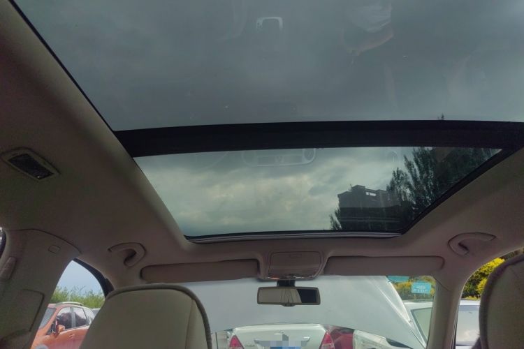 Used Volkswagen Tiguan 2010 2.0 TSI Automatic All-Wheel Drive Flagship Edition Headliner