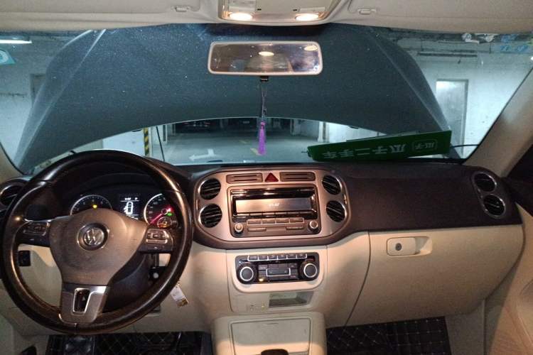 Used Volkswagen Tiguan 2010 1.8 TSI Automatic Two-Wheel Drive Trend Edition Headliner