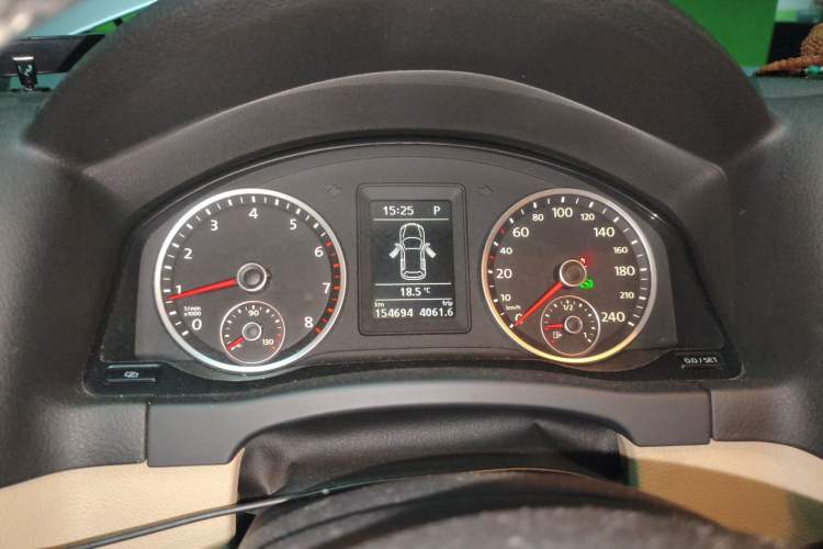 Used Volkswagen Tiguan 2010 2.0 TSI Automatic All-Wheel Drive Flagship Navigation Edition Instrument Cluster
