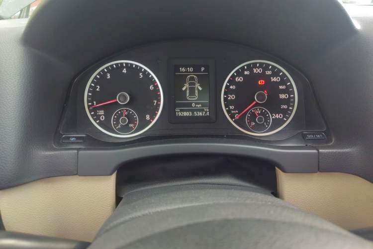Used Volkswagen Tiguan 2010 2.0 TSI Automatic All-Wheel Drive Flagship Edition Instrument Cluster