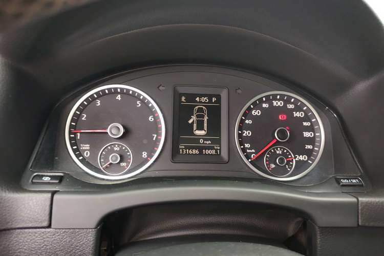 Used Volkswagen Tiguan 2010 2.0 TSI Automatic All-Wheel Drive Flagship Edition Instrument Cluster