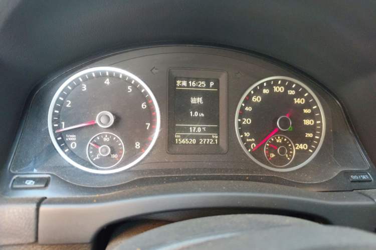 Used Volkswagen Tiguan 2010 1.8TSI Automatic All-Wheel-Drive Elite Edition Instrument Cluster