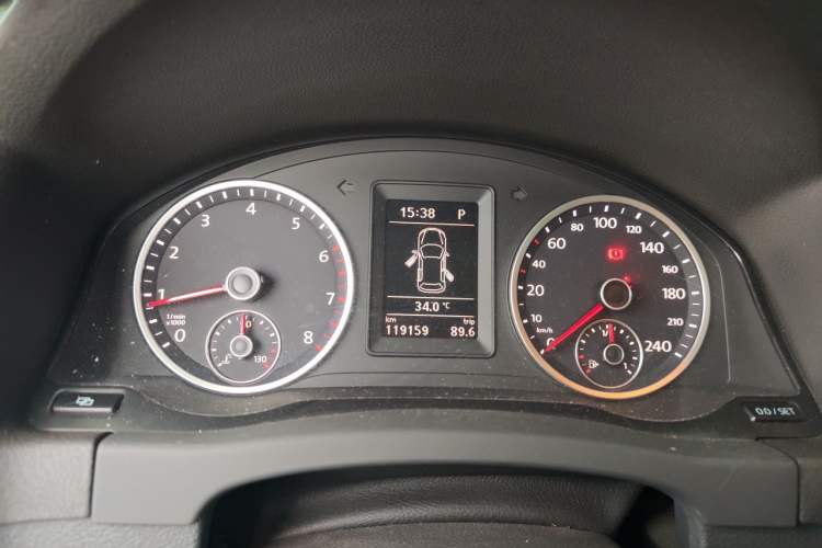Used Volkswagen Tiguan 2010 1.8 TSI Automatic Two-Wheel Drive Trend Edition Instrument Cluster