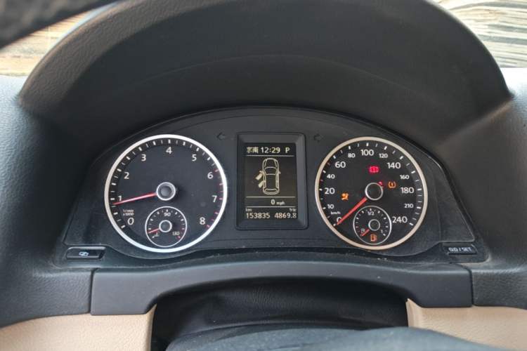 Used Volkswagen Tiguan 2010 2.0 TSI Automatic All-Wheel-Drive Elite Edition Instrument Cluster