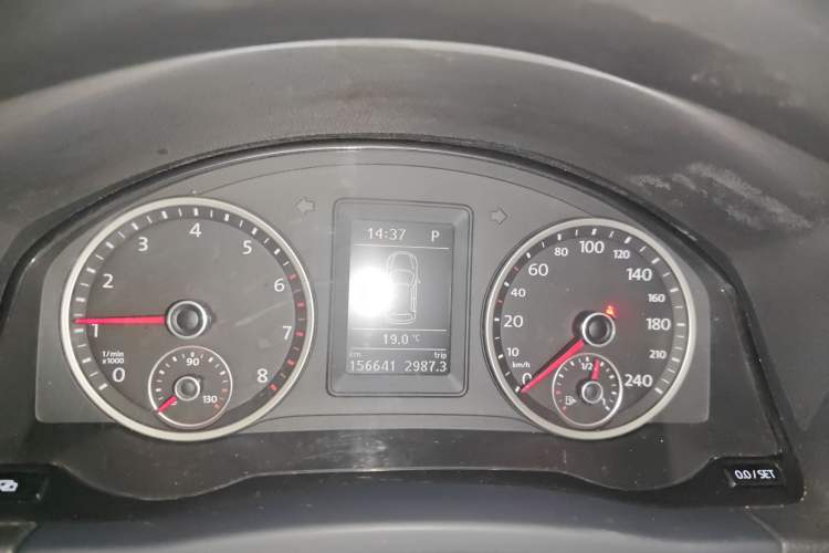 Used Volkswagen Tiguan 2010 2.0 TSI Automatic All-Wheel Drive Flagship Edition Instrument Cluster