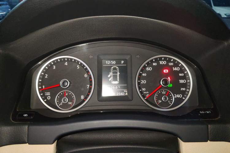 Used Volkswagen Tiguan 2010 1.8 TSI Automatic Two-Wheel Drive Trend Edition Instrument Cluster