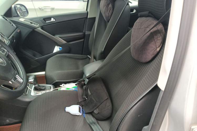 Used Volkswagen Tiguan 2010 1.8TSI Automatic All-Wheel-Drive Elite Edition Left Front Seat