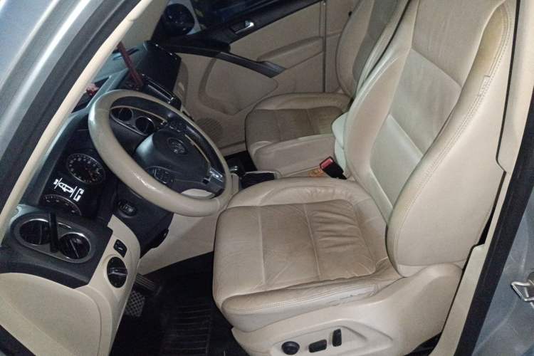 Used Volkswagen Tiguan 2010 1.8 TSI Automatic Two-Wheel Drive Trend Edition Left Front Seat