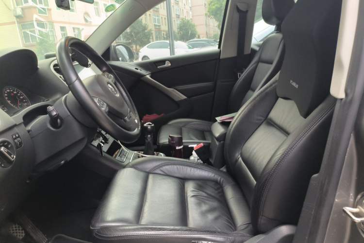Used Volkswagen Tiguan 2010 1.8 TSI Manual Two-Wheel Drive Urban Edition Left Front Seat