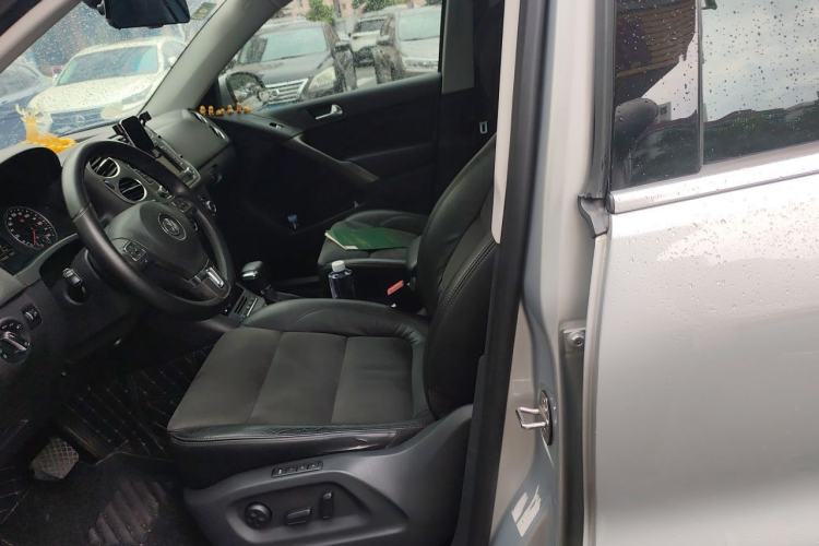 Used Volkswagen Tiguan 2010 2.0 TSI Automatic All-Wheel Drive Flagship Edition Left Front Seat
