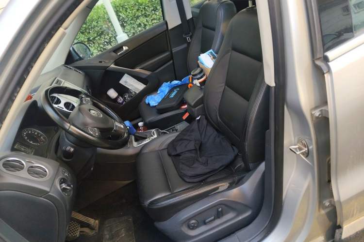 Used Volkswagen Tiguan 2010 1.8TSI Automatic All-Wheel-Drive Elite Edition Left Front Seat