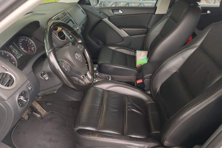 Used Volkswagen Tiguan 2010 1.8 TSI Automatic Two-Wheel Drive Trend Edition Left Front Seat