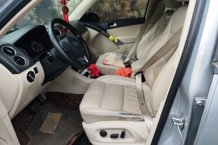 Used Volkswagen Tiguan 2010 1.8 TSI Automatic All-Wheel Drive Fashion Edition Left Front Seat