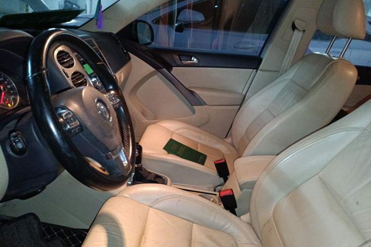 Used Volkswagen Tiguan 2010 1.8 TSI Automatic Two-Wheel Drive Trend Edition Left Front Seat