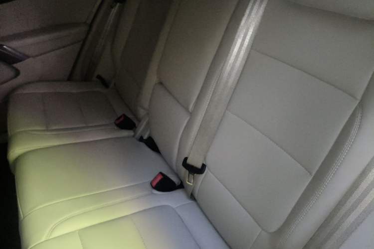 Used Volkswagen Tiguan 2010 1.8TSI Automatic All-Wheel-Drive Elite Edition Left Rear Seat