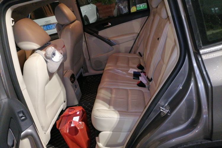 Used Volkswagen Tiguan 2010 2.0 TSI Automatic All-Wheel-Drive Elite Edition Left Rear Seat