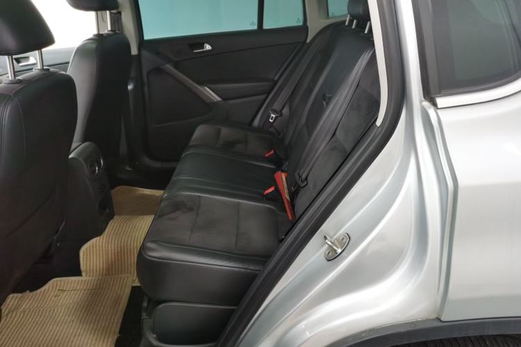 Used Volkswagen Tiguan 2010 2.0 TSI Automatic All-Wheel Drive Flagship Navigation Edition Left Rear Seat