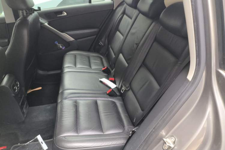 Used Volkswagen Tiguan 2010 1.8 TSI Manual Two-Wheel Drive Urban Edition Left Rear Seat