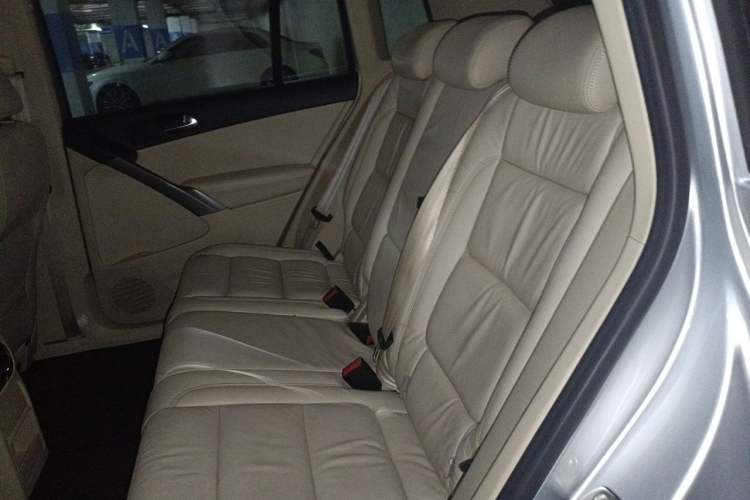 Used Volkswagen Tiguan 2010 1.8 TSI Automatic Two-Wheel Drive Trend Edition Left Rear Seat