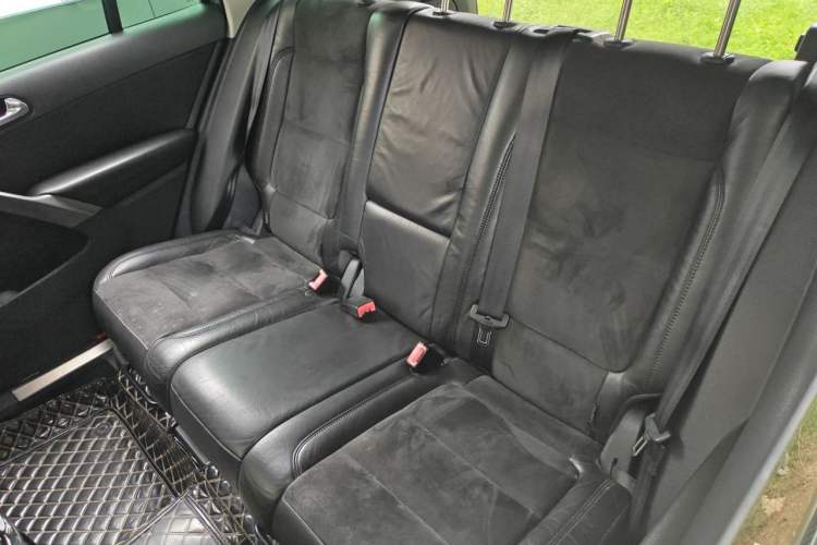 Used Volkswagen Tiguan 2010 2.0 TSI Automatic All-Wheel Drive Flagship Edition Left Rear Seat