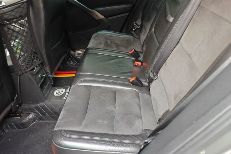 Used Volkswagen Tiguan 2010 2.0 TSI Automatic All-Wheel Drive Flagship Edition Left Rear Seat