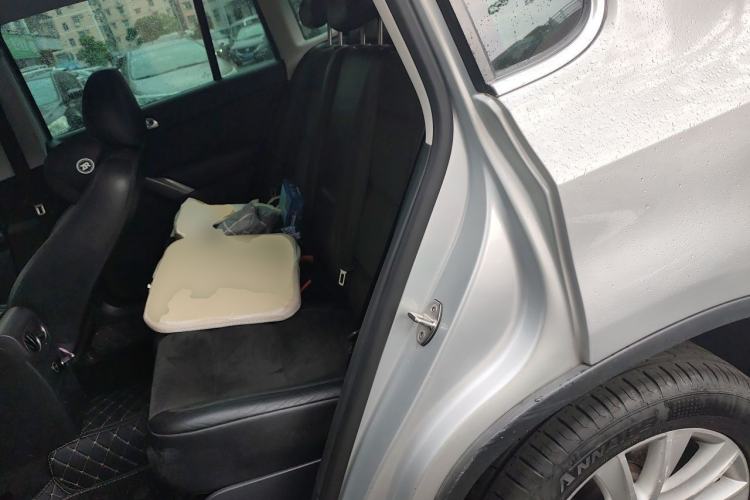 Used Volkswagen Tiguan 2010 2.0 TSI Automatic All-Wheel Drive Flagship Edition Left Rear Seat