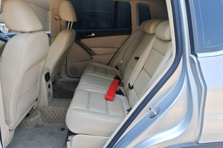 Used Volkswagen Tiguan 2010 2.0 TSI Automatic All-Wheel-Drive Elite Edition Left Rear Seat