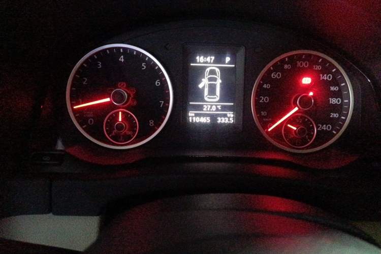 Used Volkswagen Tiguan 2010 1.8 TSI Automatic Two-Wheel Drive Trend Edition Odometer Close Up