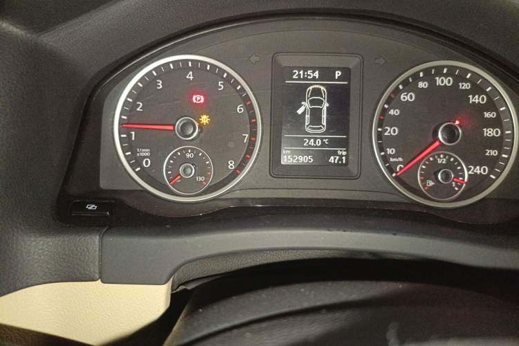Used Volkswagen Tiguan 2010 1.8 TSI Automatic Two-Wheel Drive Trend Edition Odometer Close Up