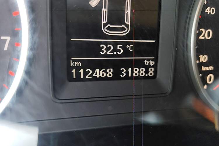 Used Volkswagen Tiguan 2010 1.8 TSI Automatic Two-Wheel Drive Trend Edition Odometer Close Up