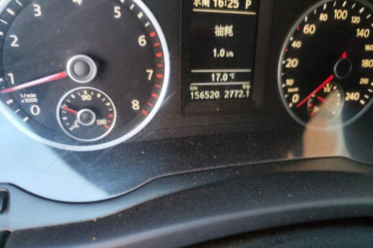 Used Volkswagen Tiguan 2010 1.8TSI Automatic All-Wheel-Drive Elite Edition Odometer Close Up