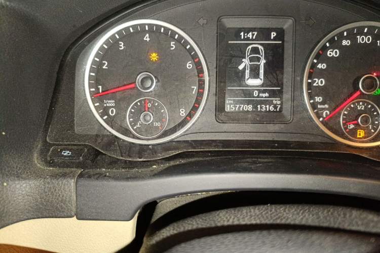 Used Volkswagen Tiguan 2010 1.8 TSI Automatic Two-Wheel Drive Trend Edition Odometer Close Up