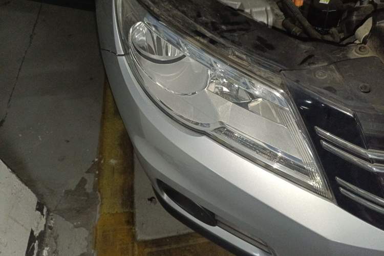 Used Volkswagen Tiguan 2010 1.8 TSI Automatic Two-Wheel Drive Trend Edition Right Front Headlight