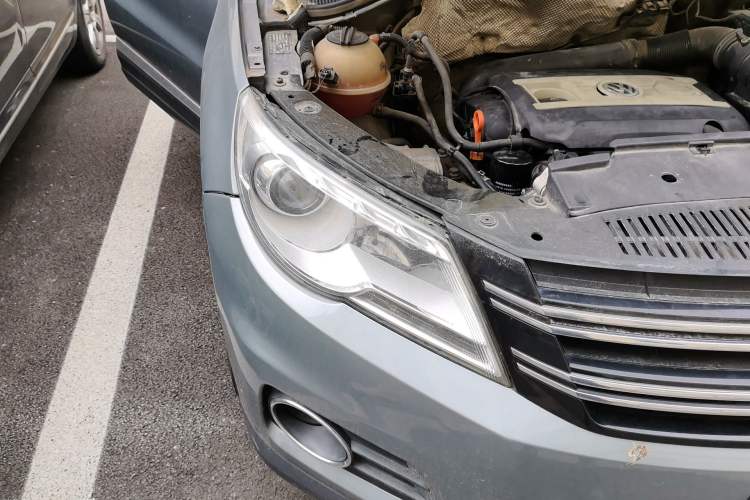 Used Volkswagen Tiguan 2010 1.8TSI Automatic All-Wheel-Drive Elite Edition Right Front Headlight