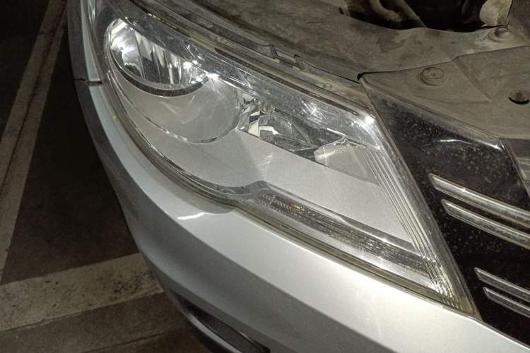 Used Volkswagen Tiguan 2010 1.8 TSI Automatic Two-Wheel Drive Trend Edition Right Front Headlight
