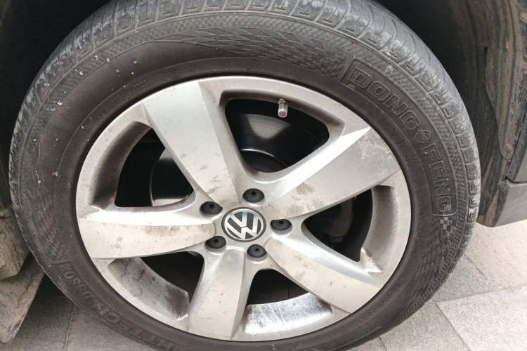 Used Volkswagen Tiguan 2010 1.8TSI Automatic All-Wheel-Drive Elite Edition Right Front Wheel Hub
