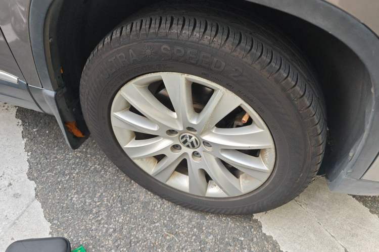 Used Volkswagen Tiguan 2010 2.0 TSI Automatic All-Wheel Drive Flagship Edition Right Front Wheel Hub