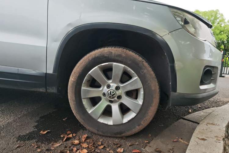 Used Volkswagen Tiguan 2010 1.8 TSI Automatic Two-Wheel Drive Trend Edition Right Front Wheel Hub