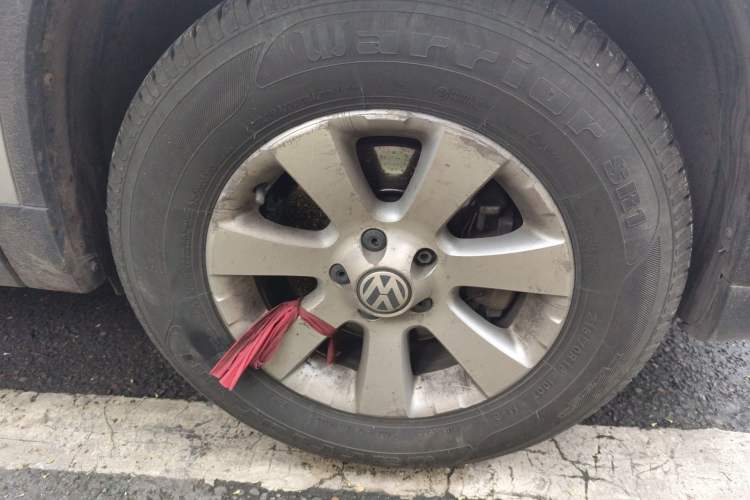 Used Volkswagen Tiguan 2010 1.8 TSI Automatic All-Wheel Drive Fashion Edition Right Front Wheel Hub