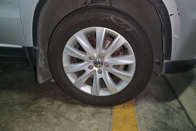 Used Volkswagen Tiguan 2010 2.0 TSI Automatic All-Wheel Drive Flagship Edition Right Front Wheel Hub