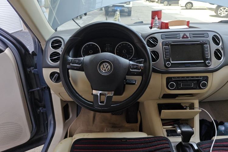 Used Volkswagen Tiguan 2010 1.8TSI Automatic All-Wheel-Drive Elite Edition Steering Wheel