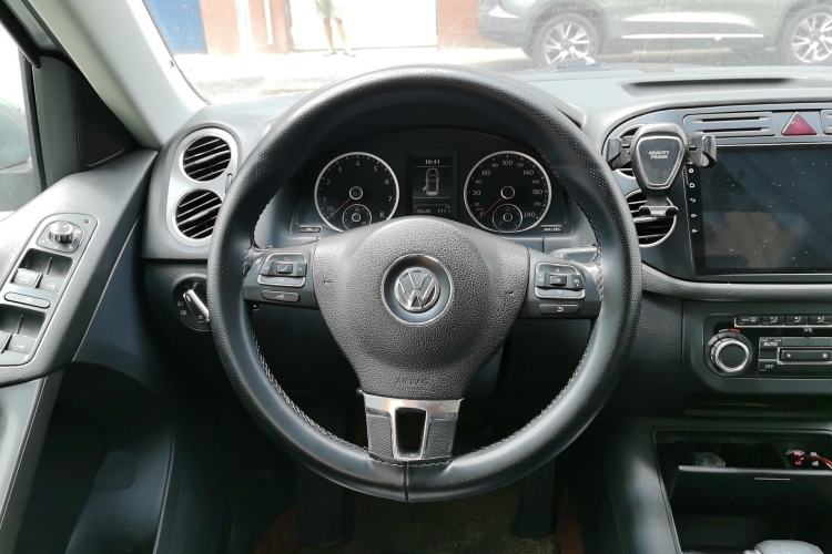 Used Volkswagen Tiguan 2010 1.8TSI Automatic All-Wheel-Drive Elite Edition Steering Wheel