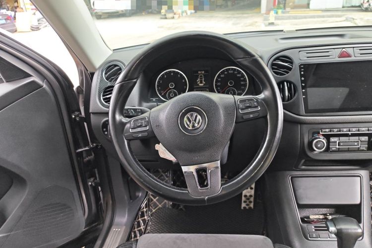 Used Volkswagen Tiguan 2010 2.0 TSI Automatic All-Wheel Drive Flagship Edition Steering Wheel