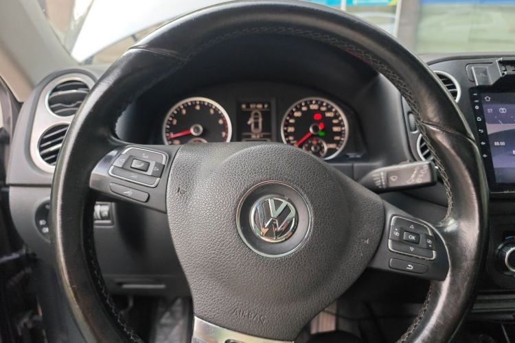 Used Volkswagen Tiguan 2010 2.0 TSI Automatic All-Wheel Drive Flagship Edition Steering Wheel